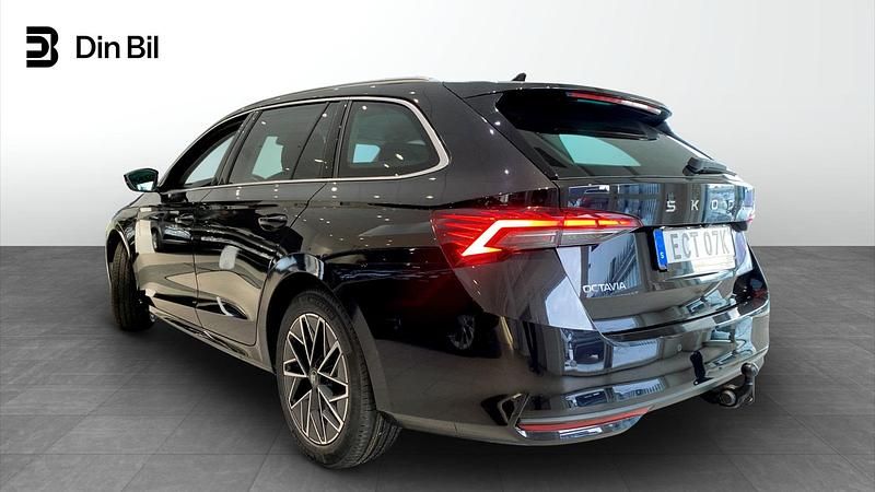 Ny Skoda Octavia 2026 Svart Kombi