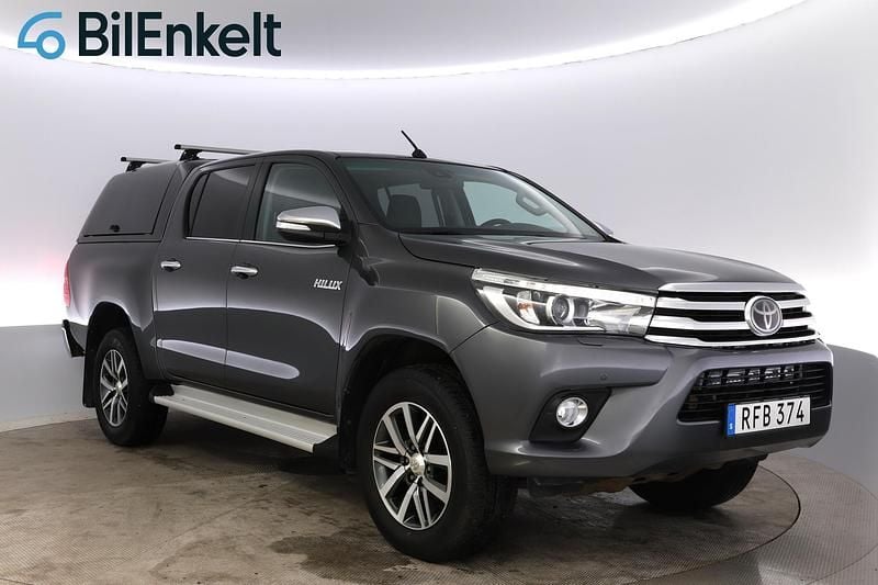 Grå Begagnad 2017 Toyota HiLux Pickup | 349 900 kr (Lite dyr) - Bild 1/4