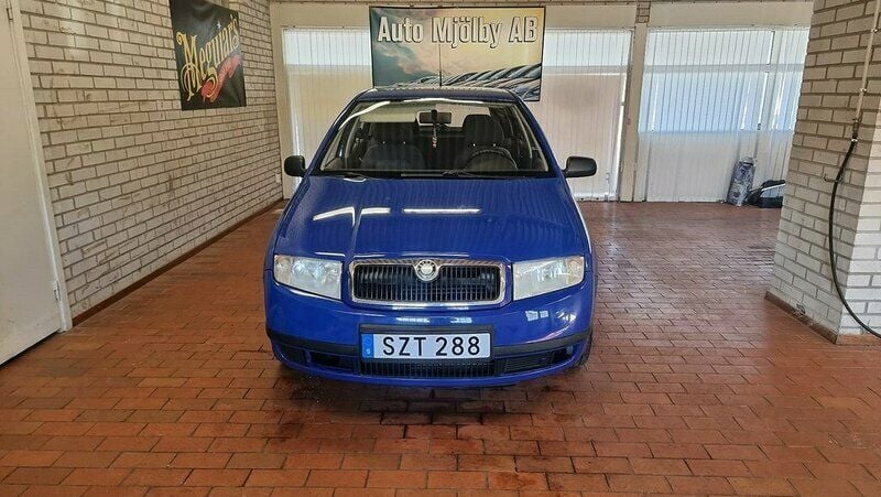 Begagnad Skoda Fabia 60 HK (44 kW) 2002 Blå Halvkombi