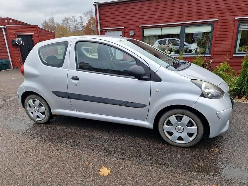 Begagnad 2008 Toyota Aygo Halvkombi | 30 000 kr (Marknadspris) - Bild 1/4