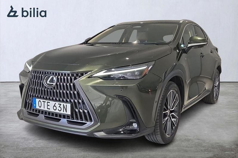 Grön Begagnad 2021 Lexus NX450h+ Luxury Line SUV | 519 000 kr (Bra pris) - Bild 1/4