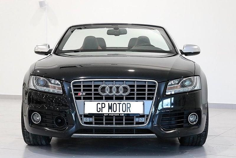 Begagnad Audi Cabriolet 333 HK (244 kW) 2009 Svart Cab