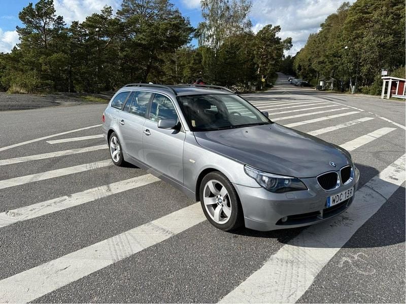 Grå Begagnad 2005 BMW 525 Kombi | 32 000 kr - Bild 1/4