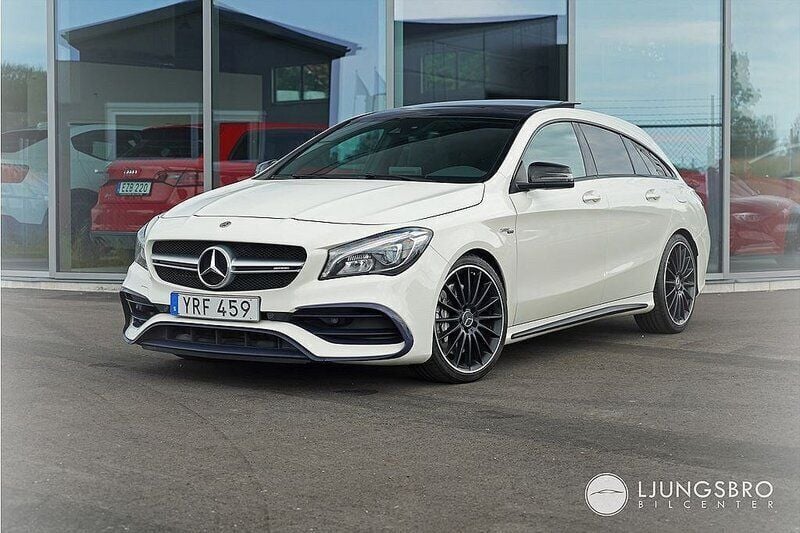 Vit Begagnad 2017 Mercedes CLA45 AMG AMG Kombi | 329 900 kr (Marknadspris) - Bild 1/4