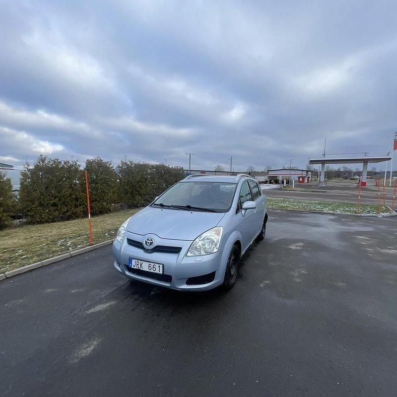 Blå Begagnad 2009 Toyota Corolla Verso Minibuss | 32 000 kr (Marknadspris) - Bild 1/4