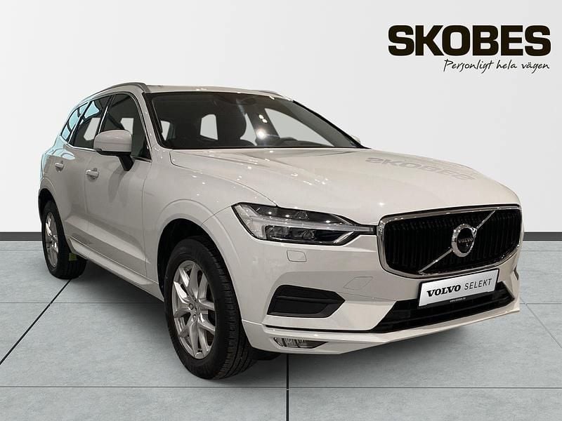Vit Begagnad 2021 Volvo XC60 Momentum SUV | 349 600 kr (Bra pris) - Bild 1/3