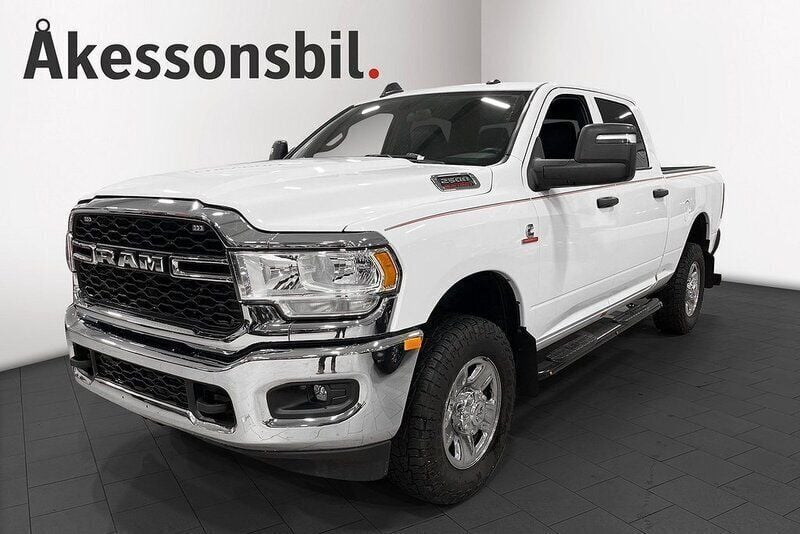 Vit Begagnad 2023 Dodge Ram Pickup | 998 750 kr - Bild 1/4
