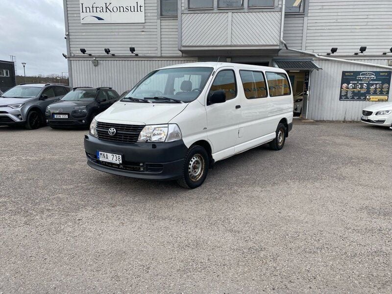Vit Begagnad 2008 Toyota HiAce Minibuss | 139 000 kr - Bild 1/4