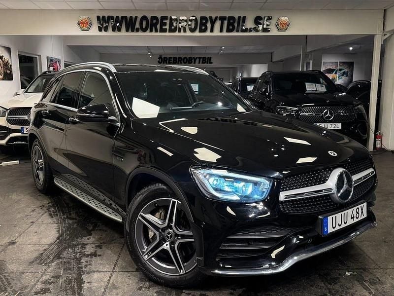 Begagnad Mercedes GLC300 AMG line 320 HK (235 kW) 2022 Svart SUV