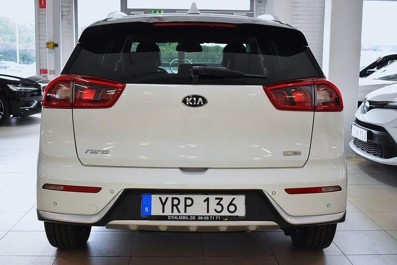 Begagnad Kia Niro Advance 141 HK (103 kW) 2018 Vit SUV