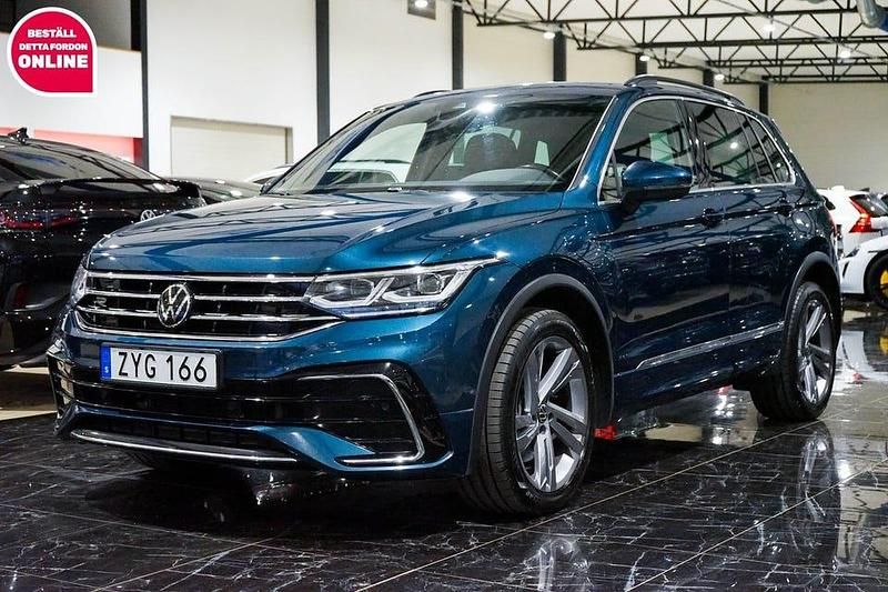 Blå Begagnad 2023 VW Tiguan R-line SUV | 364 500 kr (Lite dyr) - Bild 1/4