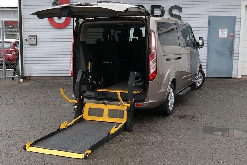 Begagnad Ford Tourneo Custom SE 185 HK (136 kW) 2020 Grå Van