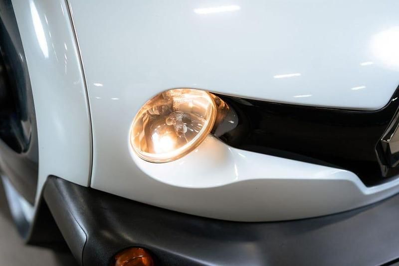 Begagnad Renault Twizy Urban 13 kW (18 HK) 2015 Vit Halvkombi