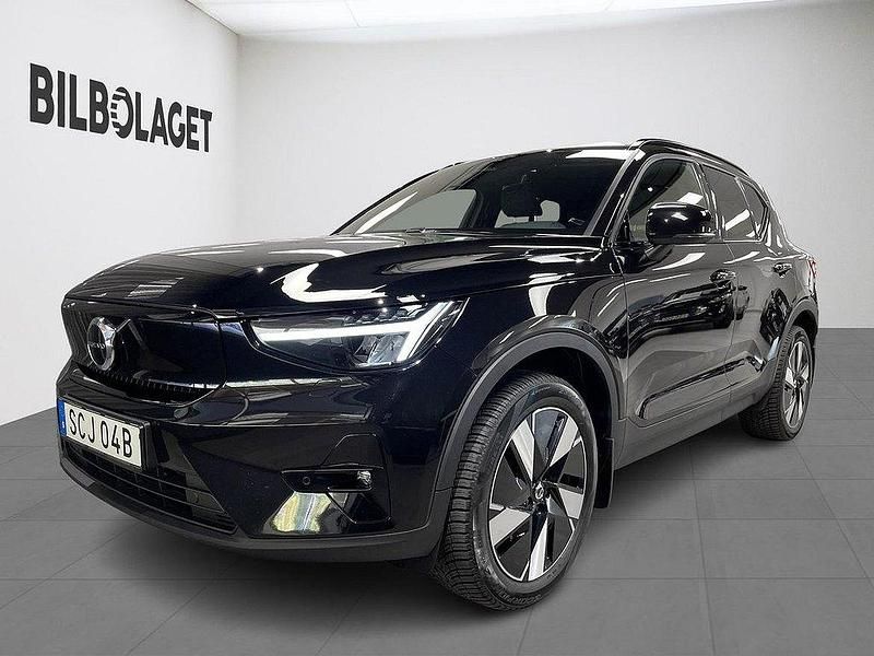 Svart Begagnad 2023 Volvo XC40 Plus SUV | 394 800 kr - Bild 1/4