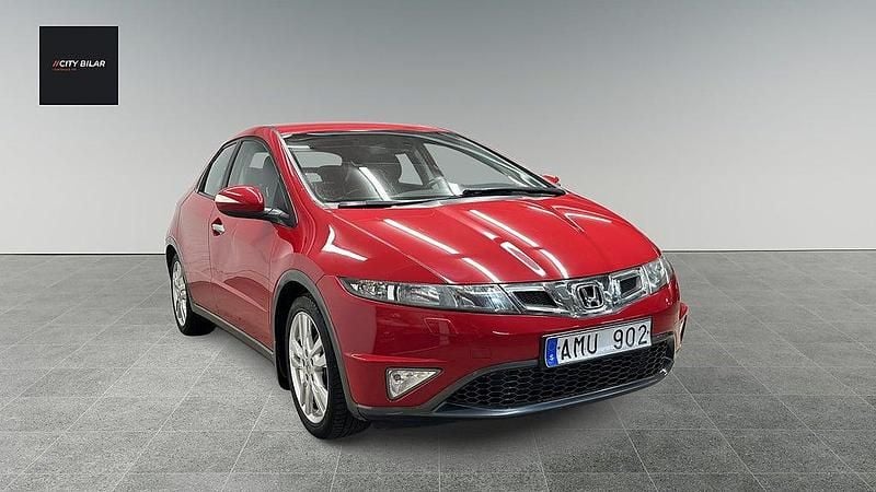 Begagnad Honda Civic Sport 141 HK (103 kW) 2010 Röd Halvkombi