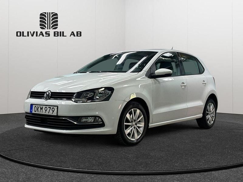 Blå Begagnad 2017 VW Polo Halvkombi | 99 400 kr (Marknadspris) - Bild 1/4