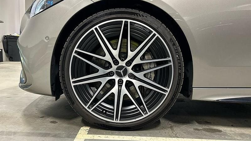Begagnad Mercedes C43 AMG AMG 408 HK (300 kW) 2023 Silver Sedan