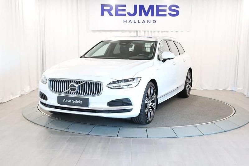 Vit Begagnad 2023 Volvo V90 Ultimate Kombi | 499 500 kr (Marknadspris) - Bild 1/4