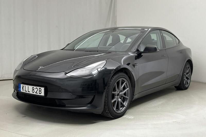 Svart Begagnad 2022 Tesla Model 3 Sedan | 160 000 kr - Bild 1/4