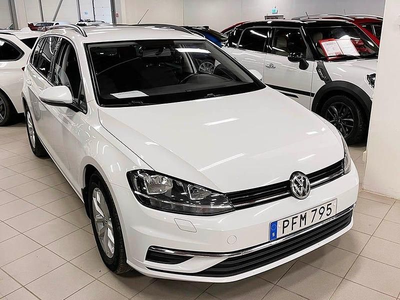 Begagnad VW Golf VII 116 HK (85 kW) 2018 Vit Kombi