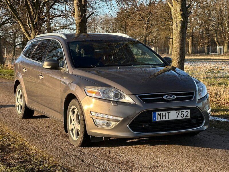 Brun Begagnad 2012 Ford Mondeo Titanium Kombi | 49 900 kr (Bra pris) - Bild 1/4