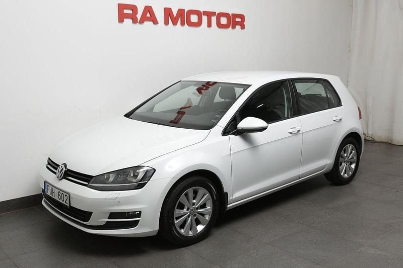 Vit Begagnad 2013 VW Golf VII Halvkombi | 128 800 kr (Marknadspris) - Bild 1/3