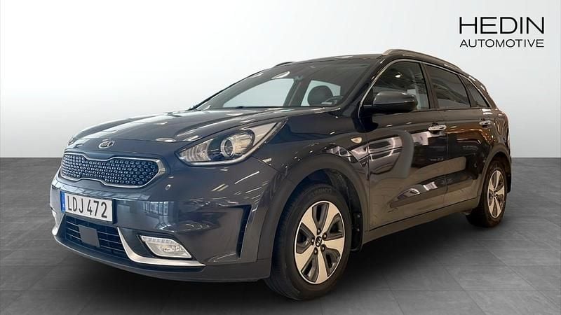 Grå (grey) Begagnad 2017 Kia Niro SUV | 154 000 kr (Bra pris) - Bild 1/4