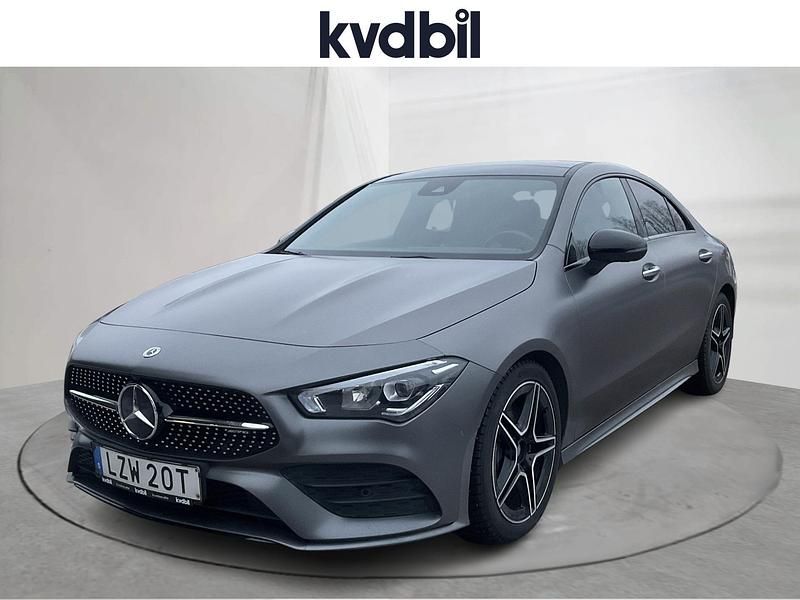 Grå Begagnad 2020 Mercedes CLA220 Sedan | 319 000 kr - Bild 1/3