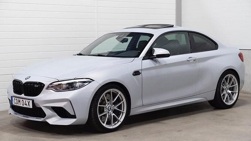 Grå Begagnad 2019 BMW M2 Competition Edition Sportkupé | 509 900 kr (Superpris) - Bild 1/4