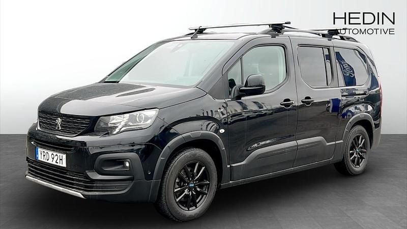 Svart (black) Begagnad 2022 Peugeot e-Rifter GT-line Minibuss | 339 900 kr - Bild 1/4