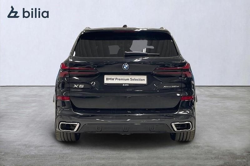 Begagnad BMW X5 M Sport 490 HK (360 kW) 2025 Saphire svart SUV
