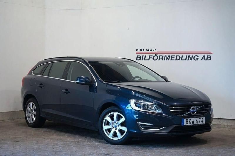 Blå Begagnad 2014 Volvo V60 Momentum Kombi | 84 900 kr (Marknadspris) - Bild 1/4