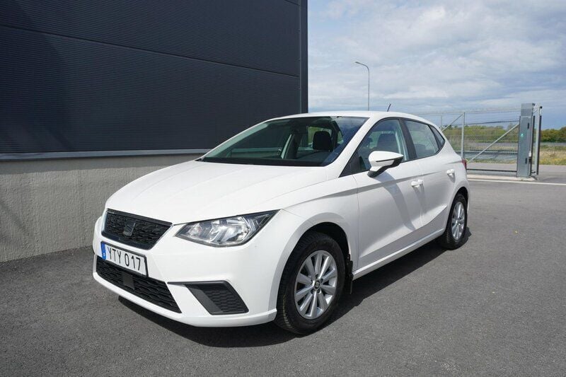 Vit Begagnad 2018 Seat Ibiza Style Halvkombi | 140 000 kr (Marknadspris) - Bild 1/4