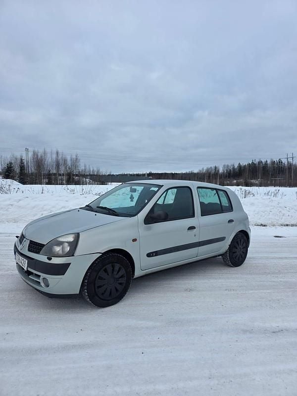 Begagnad 2003 Renault Clio II Halvkombi | 14 500 kr (Marknadspris) - Bild 1/4
