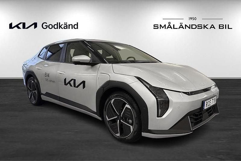 Begagnad Kia EV4 110 kW (150 HK) 2026 Vit Halvkombi