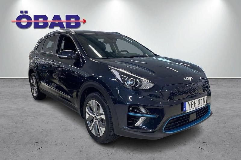 Begagnad Kia e-Niro Advance 150 kW (204 HK) 2021 Blå SUV