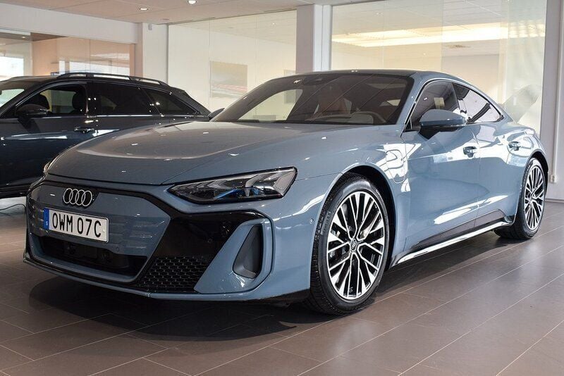 Grå Ny 2024 Audi e-tron Exclusive SUV | 1 853 300 kr - Bild 1/4