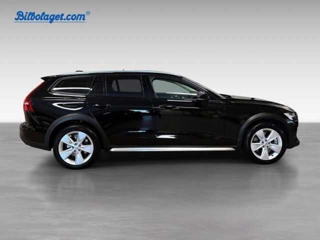 Begagnad Volvo V60 CC 197 HK (144 kW) 2023 Kombi