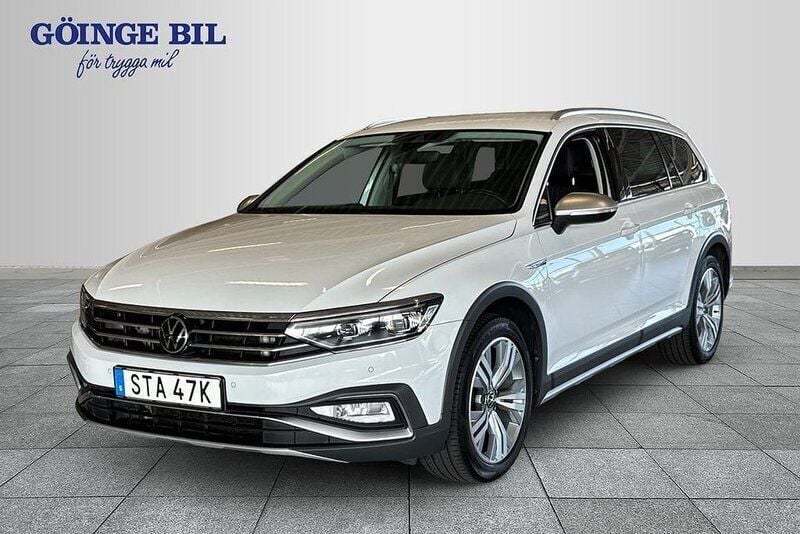 Vit Begagnad 2022 VW Passat Alltrack Kombi | 329 000 kr (Marknadspris) - Bild 1/3