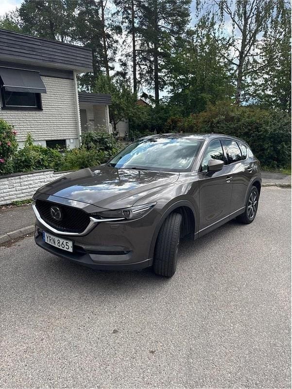 Brun Begagnad 2017 Mazda CX-5 Optimum SUV | 185 000 kr (Marknadspris) - Bild 1/4