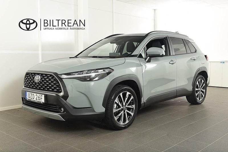 Begagnad Toyota Corolla Cross Style 197 HK (144 kW) 2024 Grön SUV
