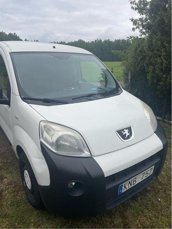 Vit Begagnad 2010 Peugeot Bipper Minibuss | 25 000 kr (Marknadspris) - Bild 1/4
