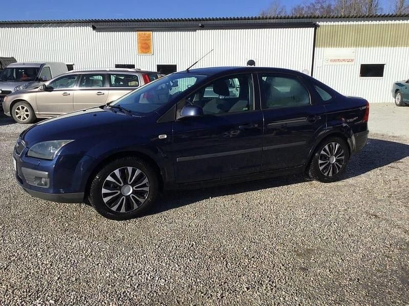 Begagnad Ford Focus 146 HK (107 kW) 2005 Blå Sedan
