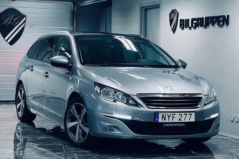 Grå Begagnad 2016 Peugeot 308 Kombi | 119 000 kr (Lite dyr) - Bild 1/4
