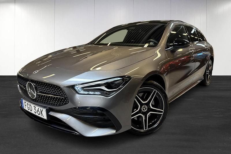 Svart Begagnad 2024 Mercedes CLA250e Shooting Brake Advanced Plus Kombi | 499 000 kr - Bild 1/4