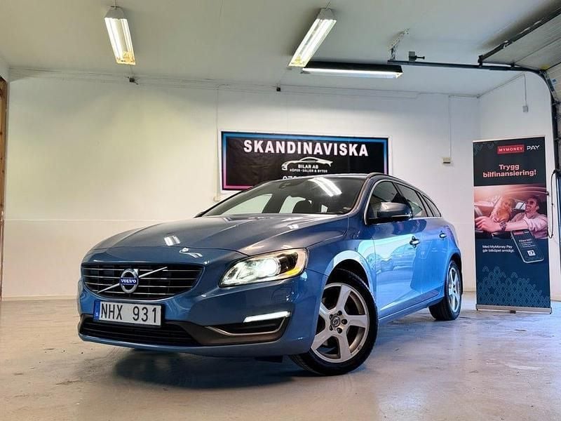Blå Begagnad 2014 Volvo V60 Momentum Kombi | 89 900 kr (Bra pris) - Bild 1/4