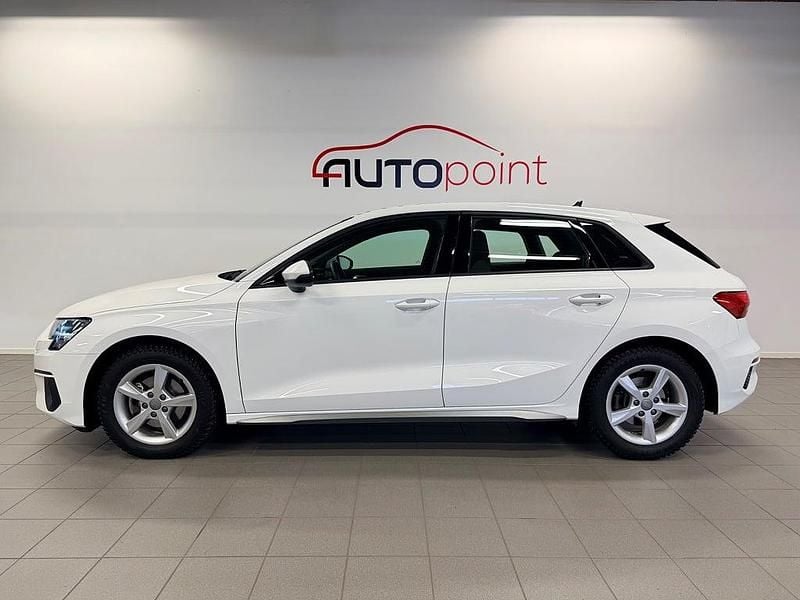 Begagnad Audi A3 Sportback 150 HK (110 kW) 2022 Vit Halvkombi