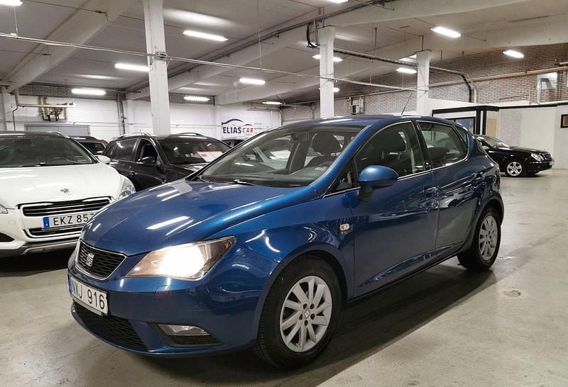 Blå Begagnad 2012 Seat Ibiza Style Halvkombi | 54 900 kr (Marknadspris) - Bild 1/4