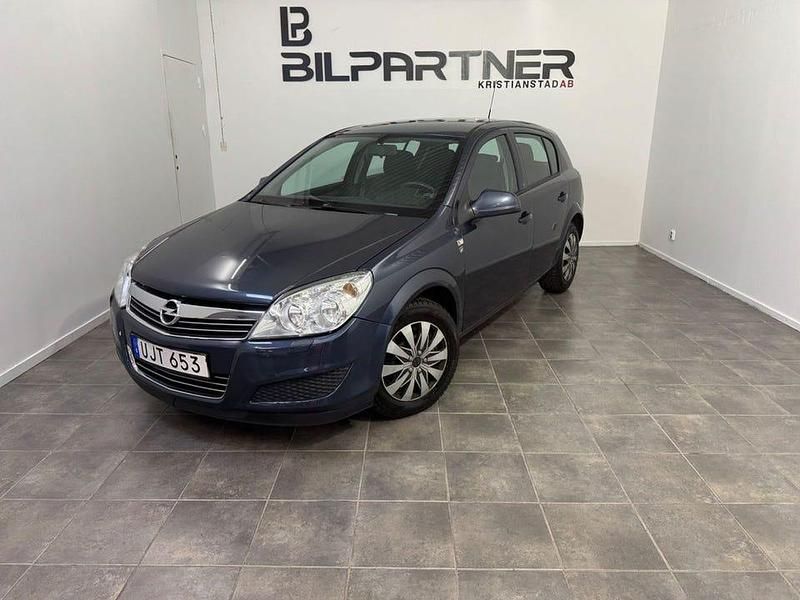 Blå Begagnad 2009 Opel Astra Halvkombi | 44 999 kr (Marknadspris) - Bild 1/4