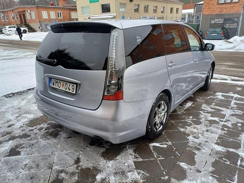 Begagnad Mitsubishi Grandis 165 HK (121 kW) 2004 Silver Minibuss